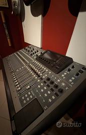 Mixer Behringher x32 by MIDAS