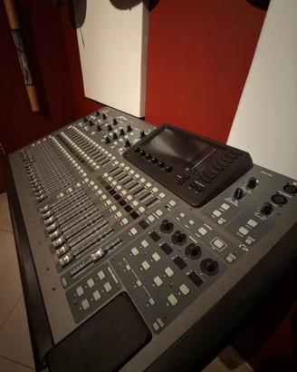 Mixer Behringher x32 by MIDAS