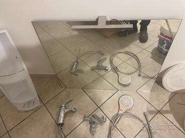 Set per bagno specchio miscelatori soffione porta