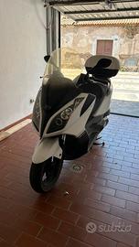 Kymco downtown 300i