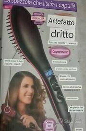 spazzola e piastra a vapore liscia i capelli