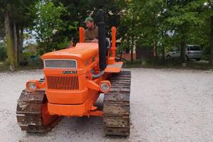 Trattore a cingoli