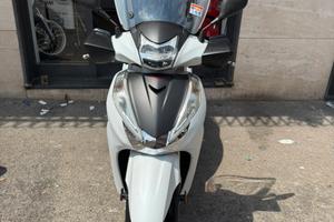 Honda sh 300 abs