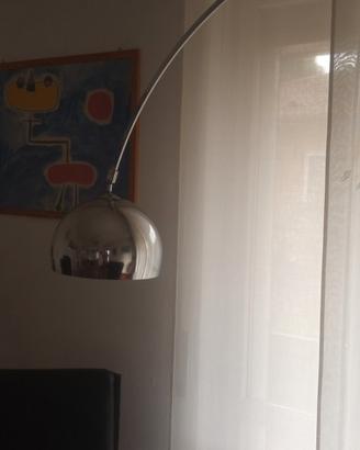 Lampada ad arco in stile Castiglioni space age 70