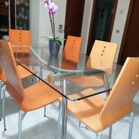 Tavolo in vetro temperato e sedie