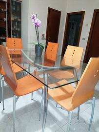 Tavolo in vetro temperato e sedie