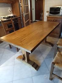 Tavolo legno massello con sedie e panca