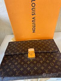 Louis Vuitton porta documenti