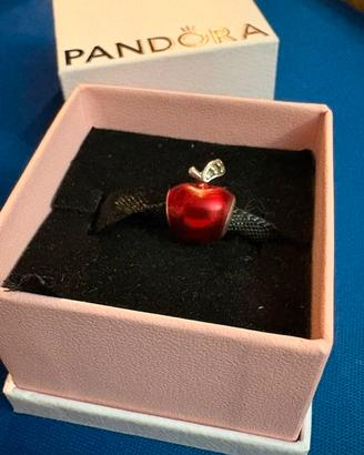 Charm Pandora Disney mela di Biancaneve