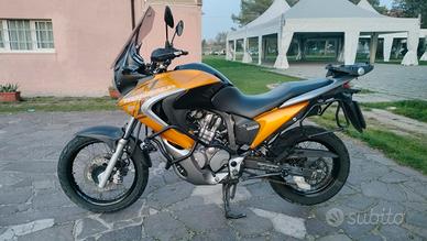 Honda Transalp XL700V