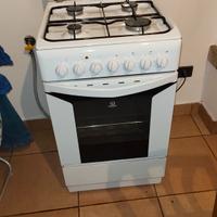 Piano Cottura a gas e forno elettrico Indesit