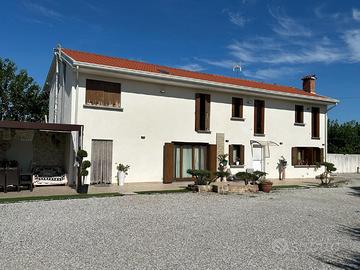 CASA INDIPENDENTE DAGLI SPAZI INTROVABILI CON G...