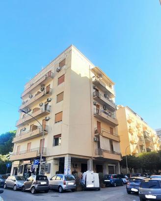 5 VANI ZONA CORSO PISANI/CALATAFIMI