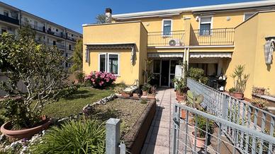 Appartamento in duplex con giardino pensile