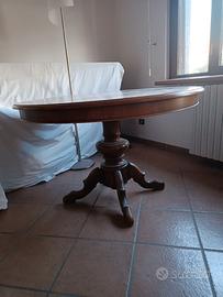 Tavolo rotondo allungabile con sedie