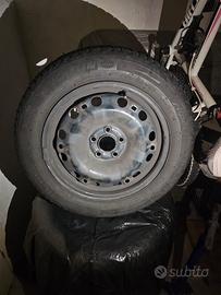 4 cerchi in ferro wolkswagen da 15°