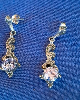 Orecchini pendenti  vintage. in argento 925