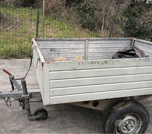 Rimorchio auto frenato