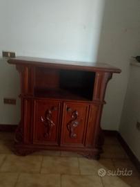 Mobiletto in legno