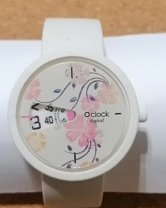 O clock digital di O Bag con cinturino bianco