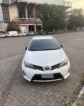 Toyota Auris 2014