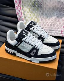 Sneakers Louis Vuitton bianche e nere