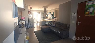 VA276 App. di recente costruzione con box