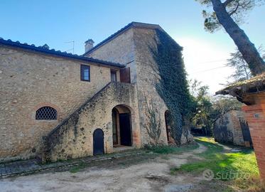 Appartamento in piccolo borgo toscano