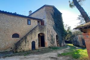 Appartamento in piccolo borgo toscano