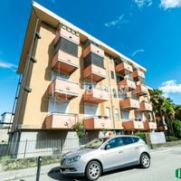 QUADRILOCALE CON BOX