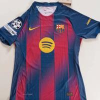 Maglia Barcellona 2025/2026 con Lamine Yamal.