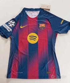 Maglia Barcellona 2025/2026 con Lamine Yamal.