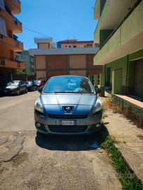 Peugeot 5008 1 serie 2.0 HDI Feline 