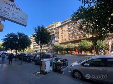 NEGOZIO A NAPOLI