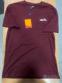 T-shirt Ellesse Bordeaux: L'Eleganza e Stile Unici