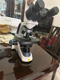 Microscopio swift