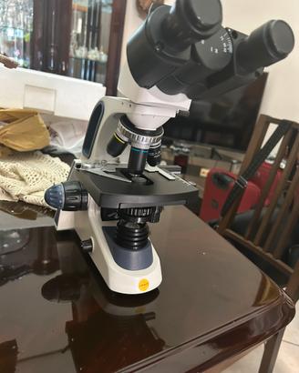 Microscopio swift