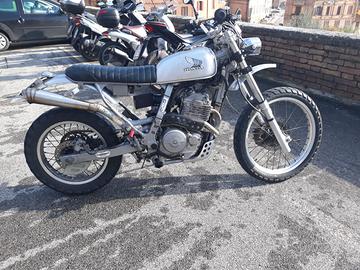 Moto Honda Dominator 500 cc.  cafè ricer 1997