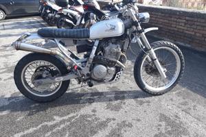 Moto Honda Dominator 500 cc.  cafè ricer 1997