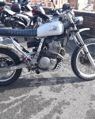 Moto Honda Dominator 500 cc.  cafè ricer 1997