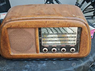 Radio d'epoca fine anni 40