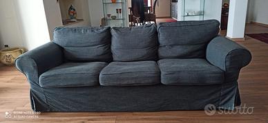Divano modello EKTORP IKEA 3 POSTI COME NUOVO