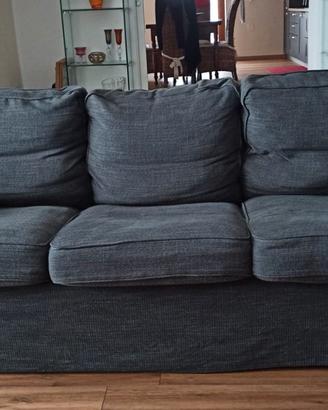 Divano modello EKTORP IKEA 3 POSTI COME NUOVO