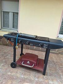 BARBECUE A GAS 3 F. CON PIETRA LAVICA