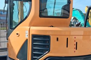 escavatore hyundai