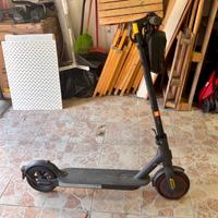 Xiaomi Mi Electric Scooter Pro 2