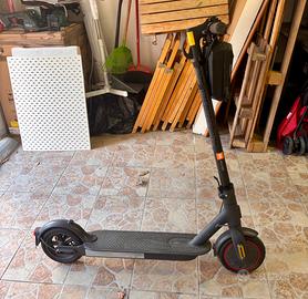 Xiaomi Mi Electric Scooter Pro 2