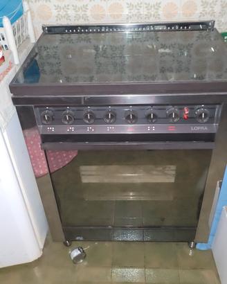 Cucina con forno Lofra