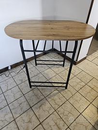 Tavolo due posti con sedie