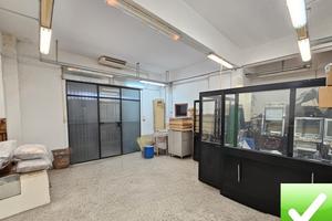 Locale C2 Ampio Due Vetrine Fronte Strada Sbarre